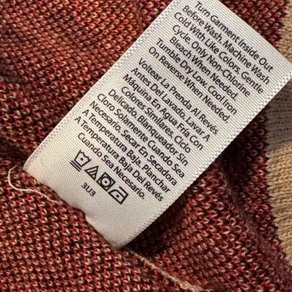 Leopard print sweater featuring a red heart 
Plus size XXXL/22 - Picture 6 of 6